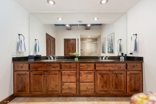 57425 E Highway 125 2041, Monkey Island, OK 74331