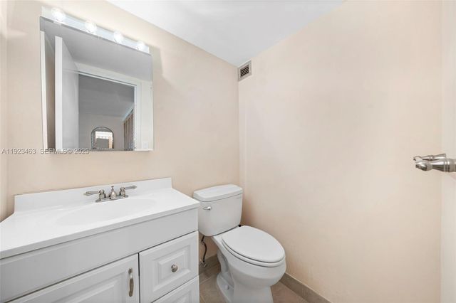 17011 N Bay Rd 107, Sunny Isles Beach, FL 33160