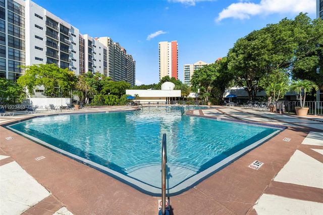 17011 N Bay Rd 107, Sunny Isles Beach, FL 33160