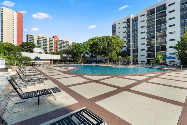 17011 N Bay Rd 107, Sunny Isles Beach, FL 33160