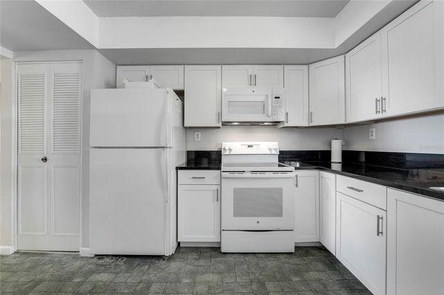 5540 N OCEAN BOULEVARD 206, Ocean Ridge, FL 33435