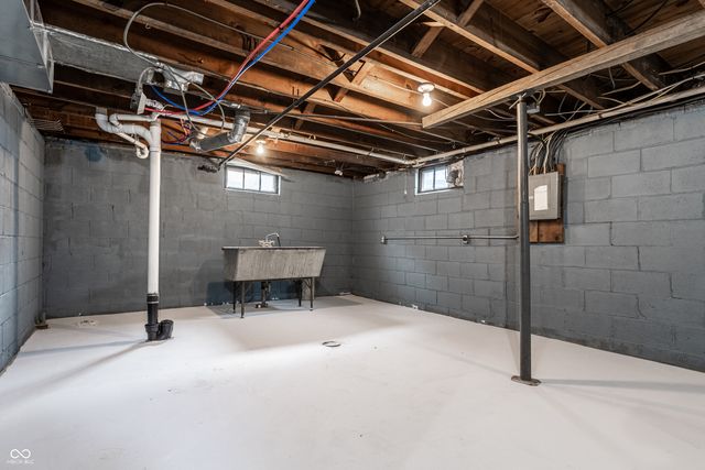 1015 E 60th Street, Indianapolis, IN 46220