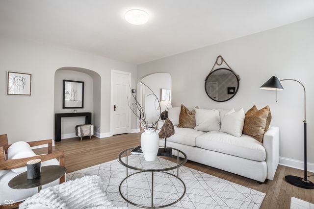 1015 E 60th Street, Indianapolis, IN 46220