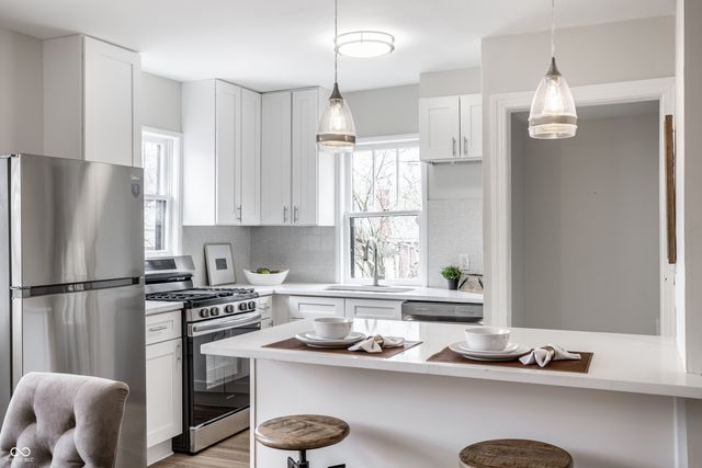 1015 E 60th Street, Indianapolis, IN 46220