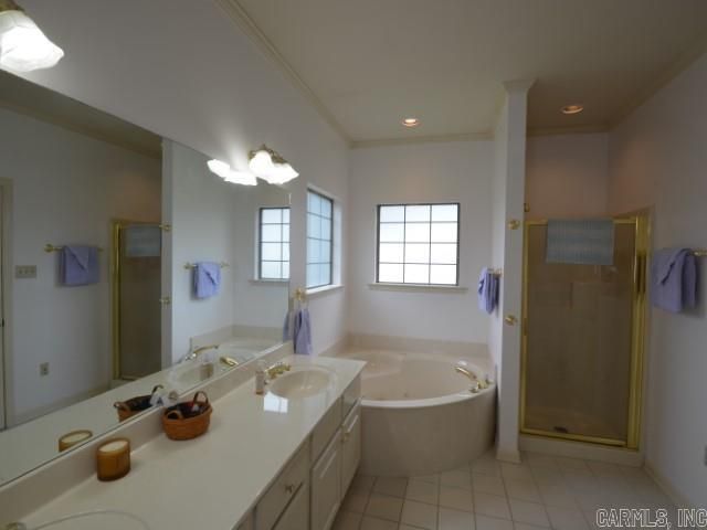 1910 Cherry Bend, Little Rock, AR 72211