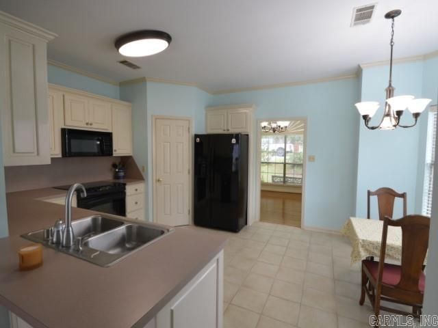 1910 Cherry Bend, Little Rock, AR 72211