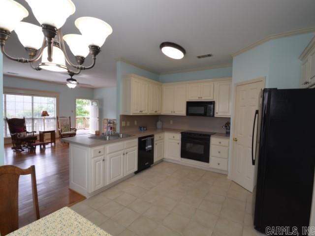 1910 Cherry Bend, Little Rock, AR 72211