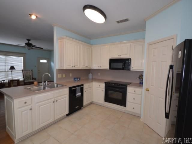 1910 Cherry Bend, Little Rock, AR 72211