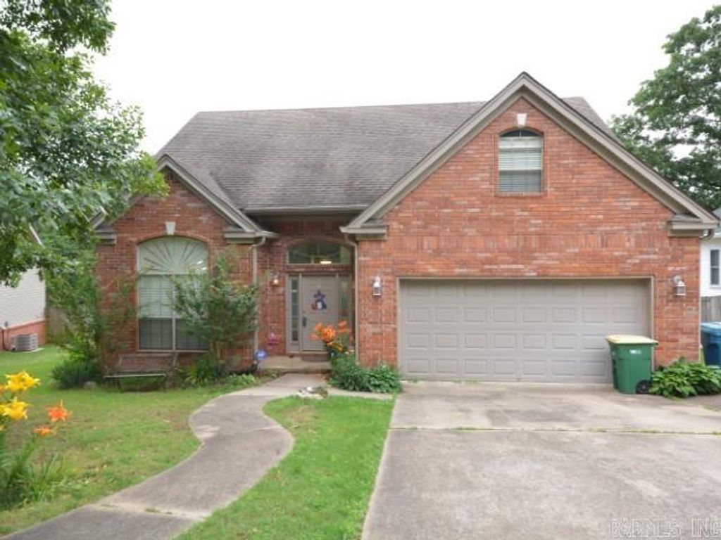 1910 Cherry Bend, Little Rock, AR 72211