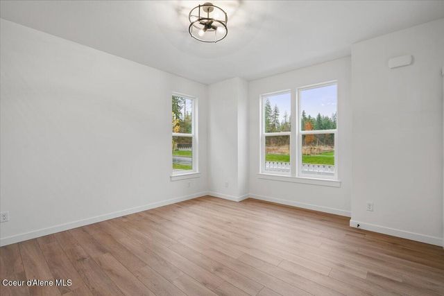 336 E Grosbeak AVE, Hayden, ID 83835