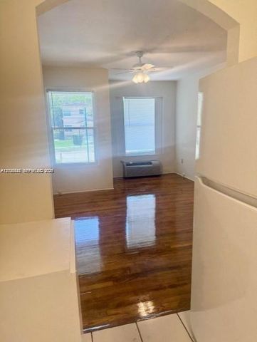 3 Santillane Ave 2, Coral Gables, FL 33134