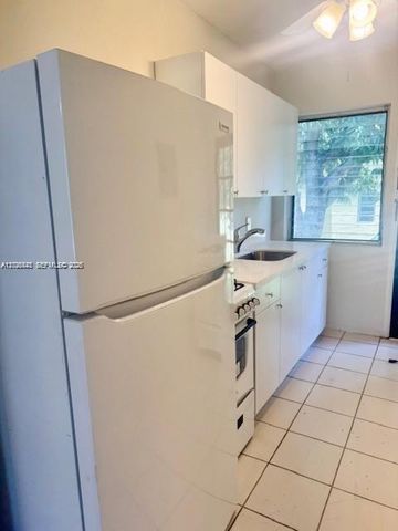 3 Santillane Ave 2, Coral Gables, FL 33134