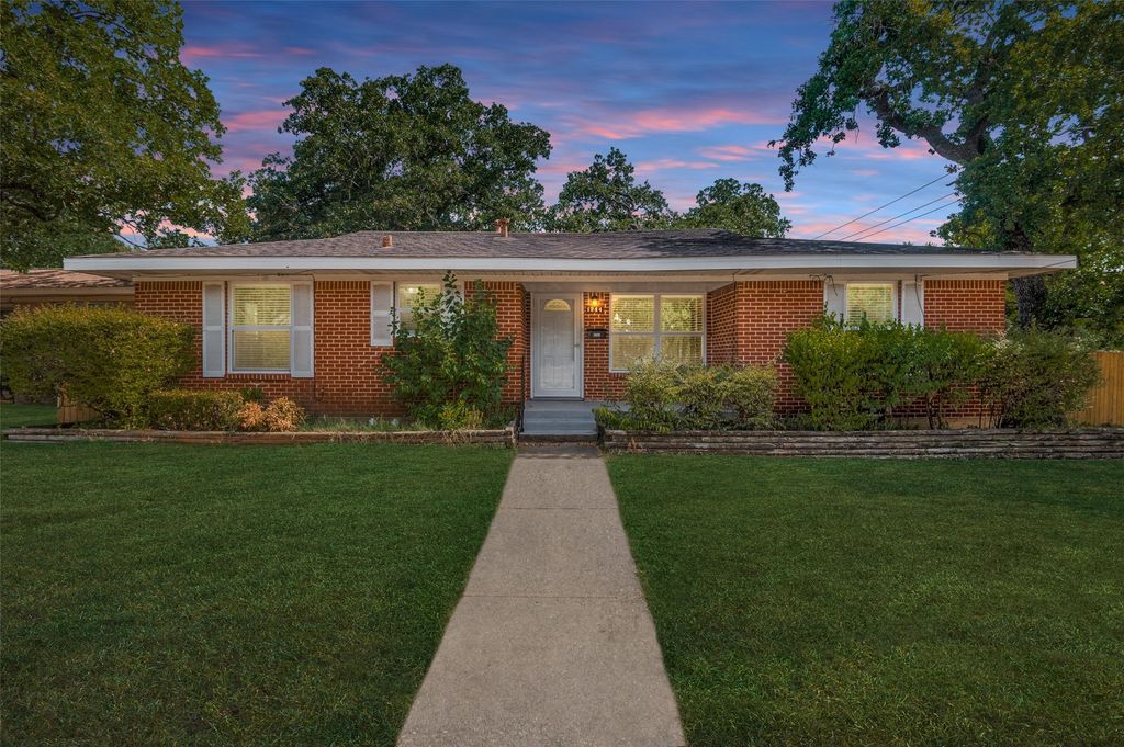 1244 Mistletoe Drive, Irving, TX 75060