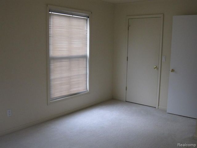 17024 Beach Street, Clinton Township, MI 48038