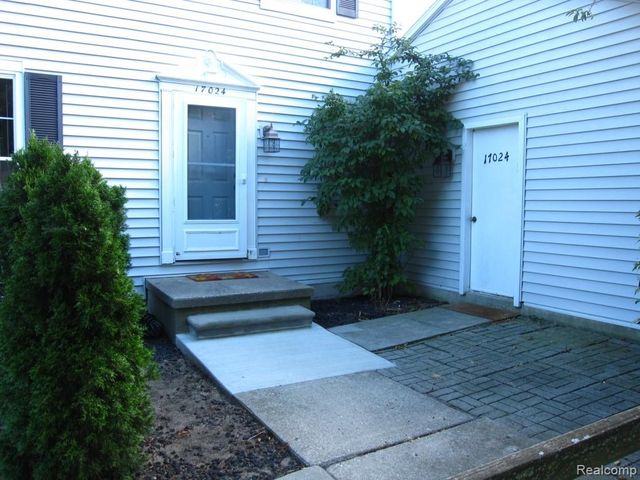 17024 Beach Street, Clinton Township, MI 48038