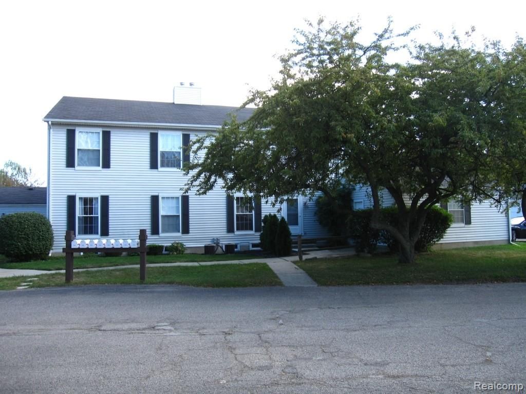 17024 Beach Street, Clinton Township, MI 48038