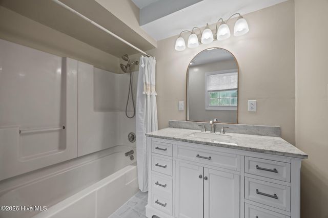 611 Hubert Boulevard, Hubert, NC 28539