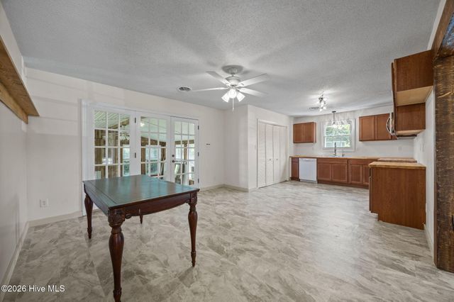 611 Hubert Boulevard, Hubert, NC 28539