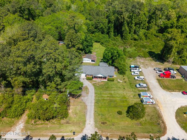 611 Hubert Boulevard, Hubert, NC 28539