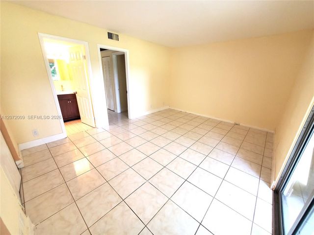 251 SW 132nd Way 208H, Pembroke Pines, FL 33027