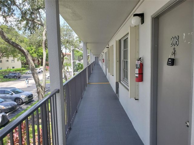 251 SW 132nd Way 208H, Pembroke Pines, FL 33027