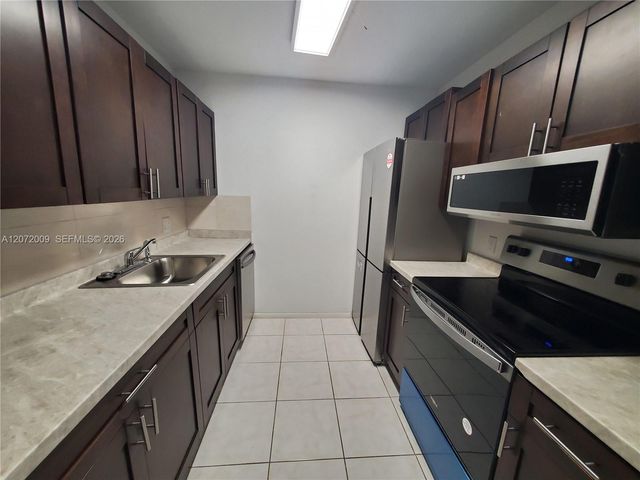 251 SW 132nd Way 208H, Pembroke Pines, FL 33027
