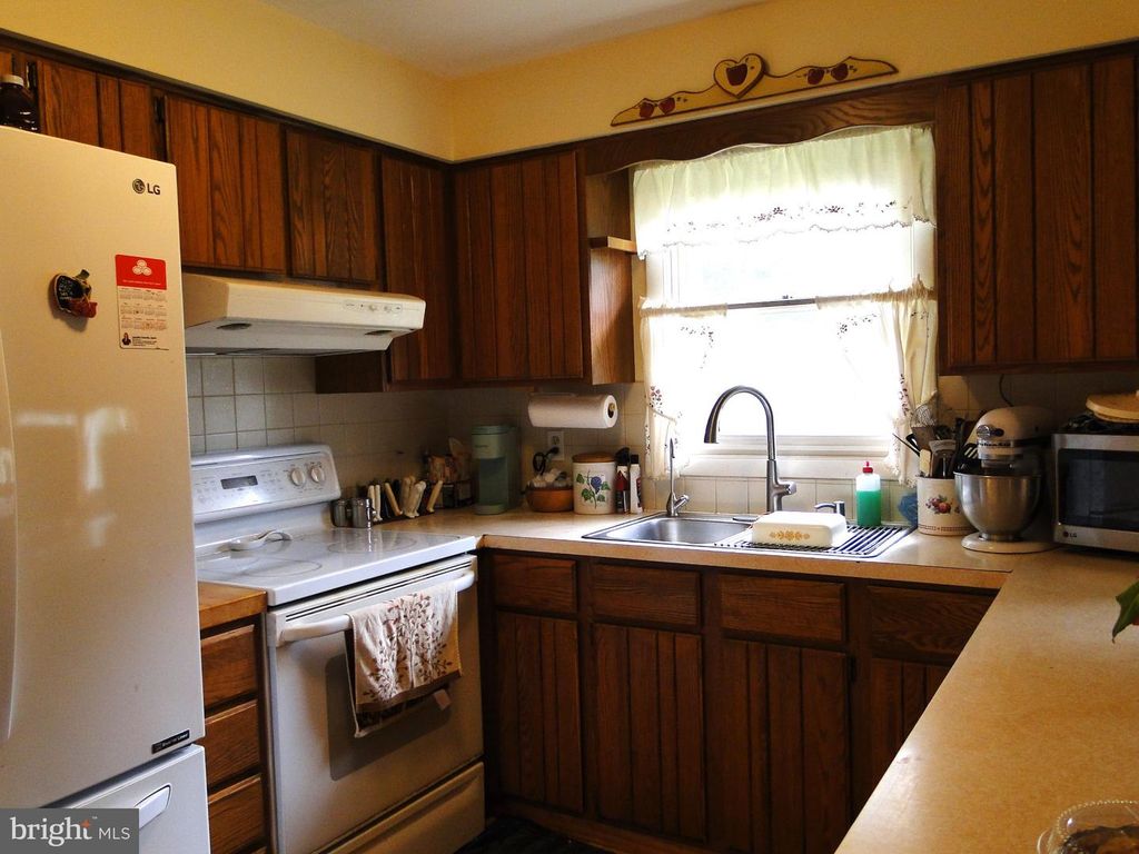 8 CLOVER LN, QUAKERTOWN, PA 18951 — photo 4