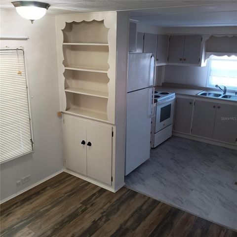 810 49TH AVENUE, Bradenton, FL 34207