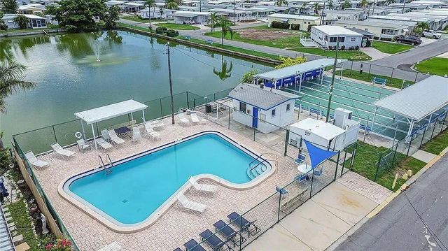 810 49TH AVENUE, Bradenton, FL 34207