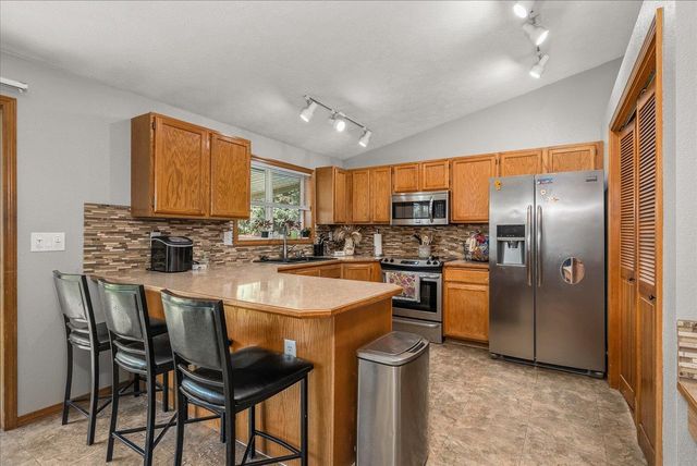 10403 N Arrowhead Rd Dr, Spokane, WA 99208