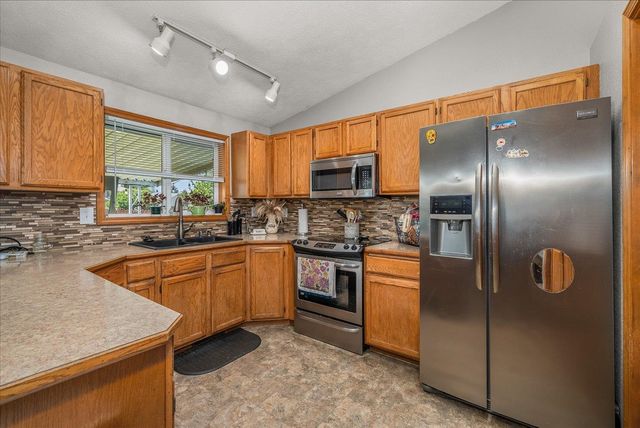 10403 N Arrowhead Rd Dr, Spokane, WA 99208