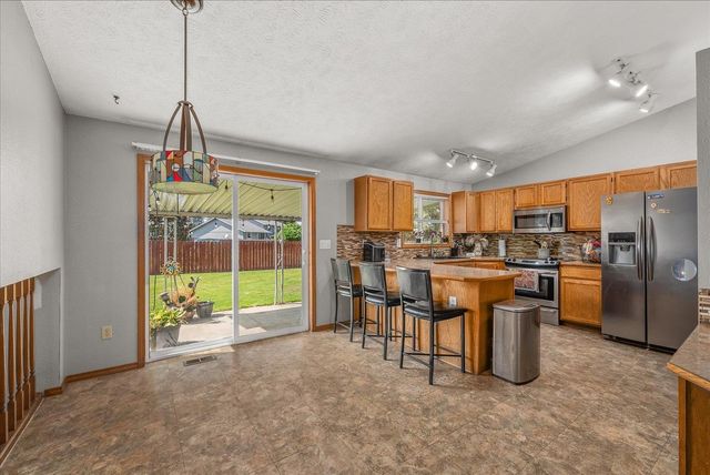 10403 N Arrowhead Rd Dr, Spokane, WA 99208