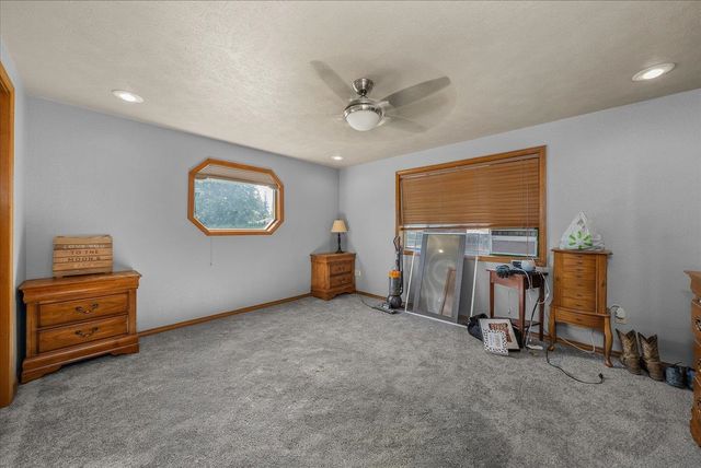 10403 N Arrowhead Rd Dr, Spokane, WA 99208