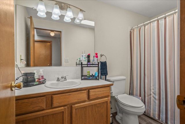 10403 N Arrowhead Rd Dr, Spokane, WA 99208