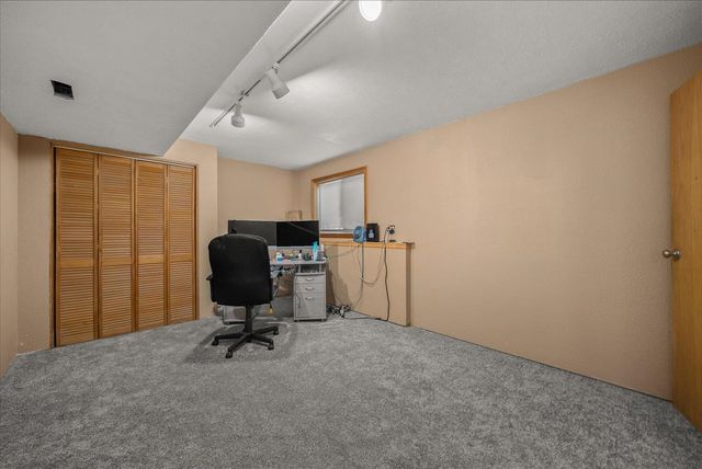 10403 N Arrowhead Rd Dr, Spokane, WA 99208