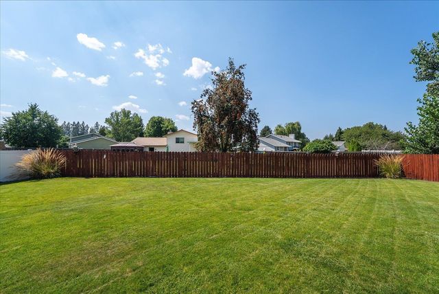 10403 N Arrowhead Rd Dr, Spokane, WA 99208