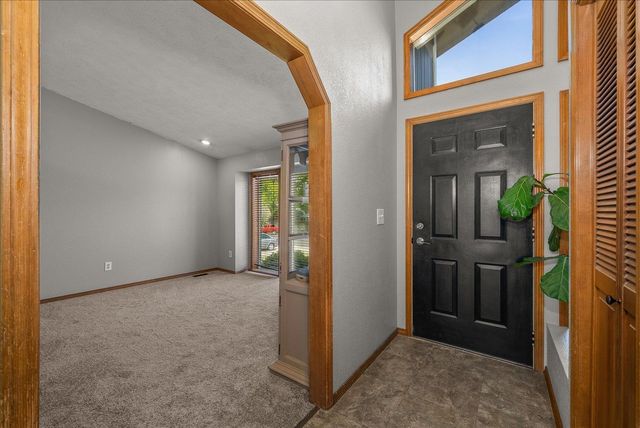 10403 N Arrowhead Rd Dr, Spokane, WA 99208