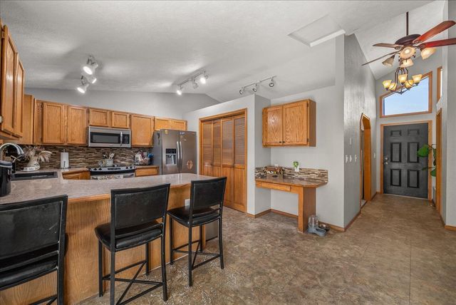 10403 N Arrowhead Rd Dr, Spokane, WA 99208