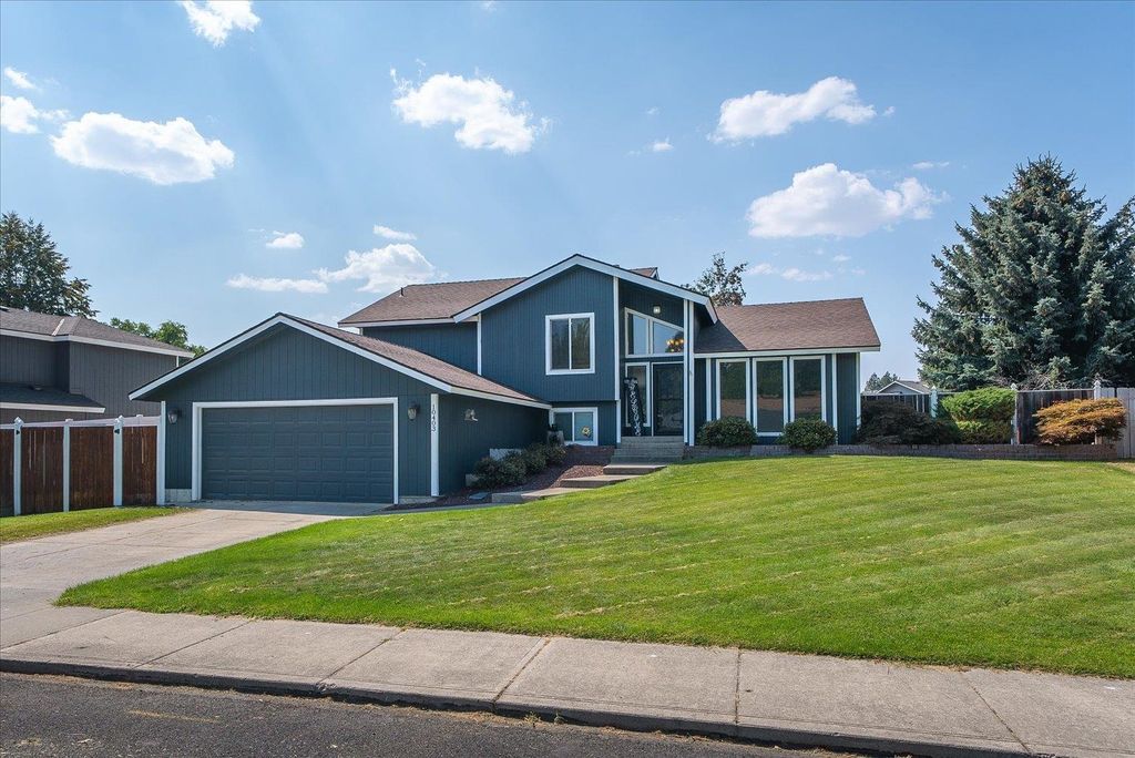 10403 N Arrowhead Rd Dr, Spokane, WA 99208