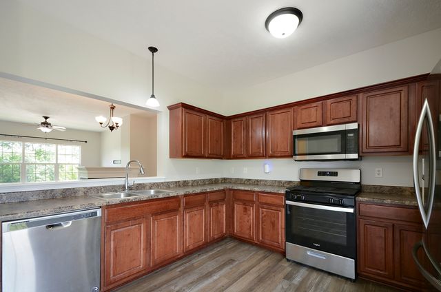 2429 River Oaks Lane 2, Rockford, IL 61102