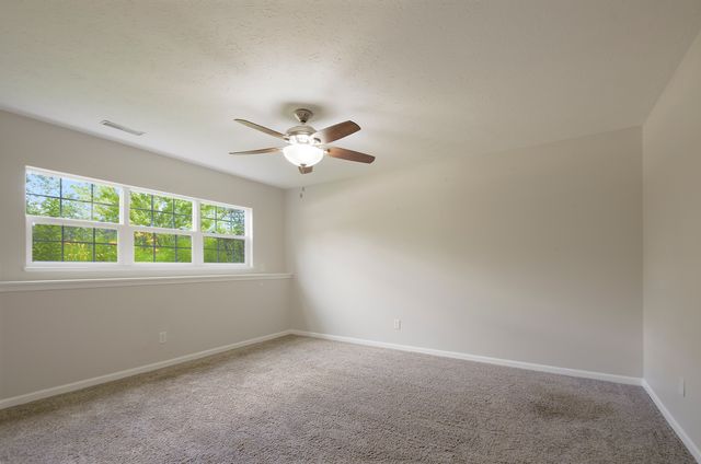 2429 River Oaks Lane 2, Rockford, IL 61102