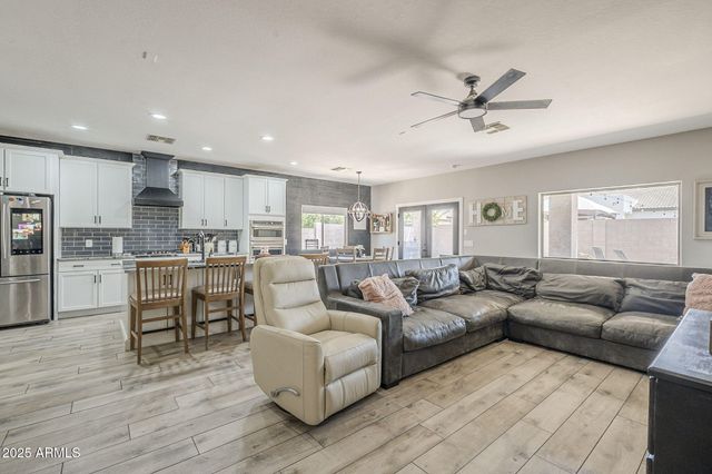 3455 E ROSA Lane, Gilbert, AZ 85297