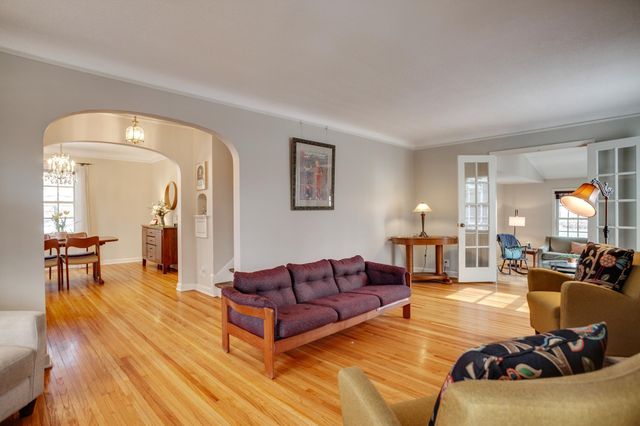 1949 E River Terrace, Minneapolis, MN 55414