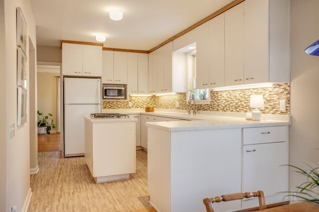 1949 E River Terrace, Minneapolis, MN 55414