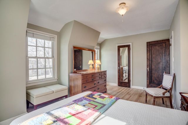 1949 E River Terrace, Minneapolis, MN 55414