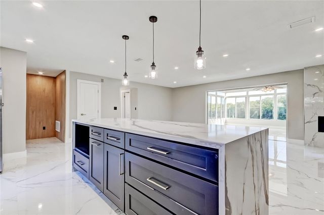 1992 ARVIS CIRCLE E, Clearwater, FL 33764