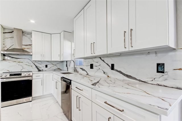 1992 ARVIS CIRCLE E, Clearwater, FL 33764