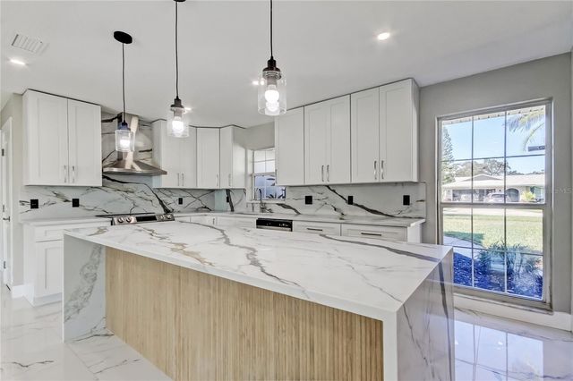 1992 ARVIS CIRCLE E, Clearwater, FL 33764