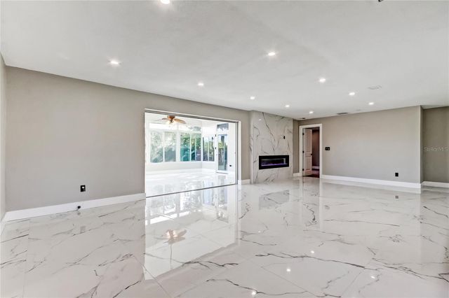 1992 ARVIS CIRCLE E, Clearwater, FL 33764