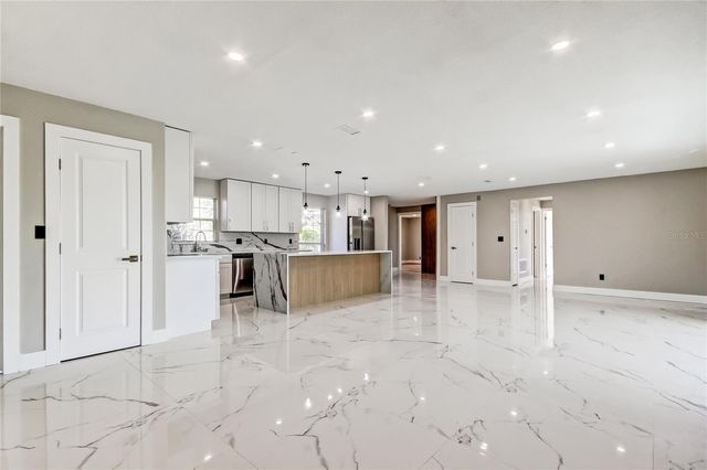 1992 ARVIS CIRCLE E, Clearwater, FL 33764